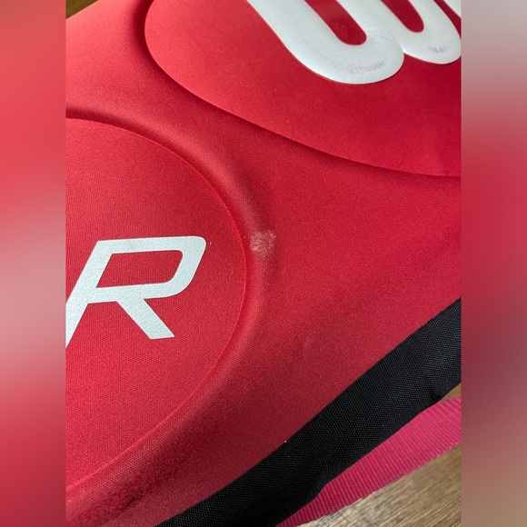 Wilson Tour Tennis Bag - Red - 9 Pack - Small Signs Of Use - See Pictures - Picture 8 of 8